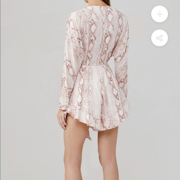 SIGNIFICANT OTHER Reflection Ruffle Mini Romper Snake Print Deep Neck Size 2 - Picture 3 of 16
